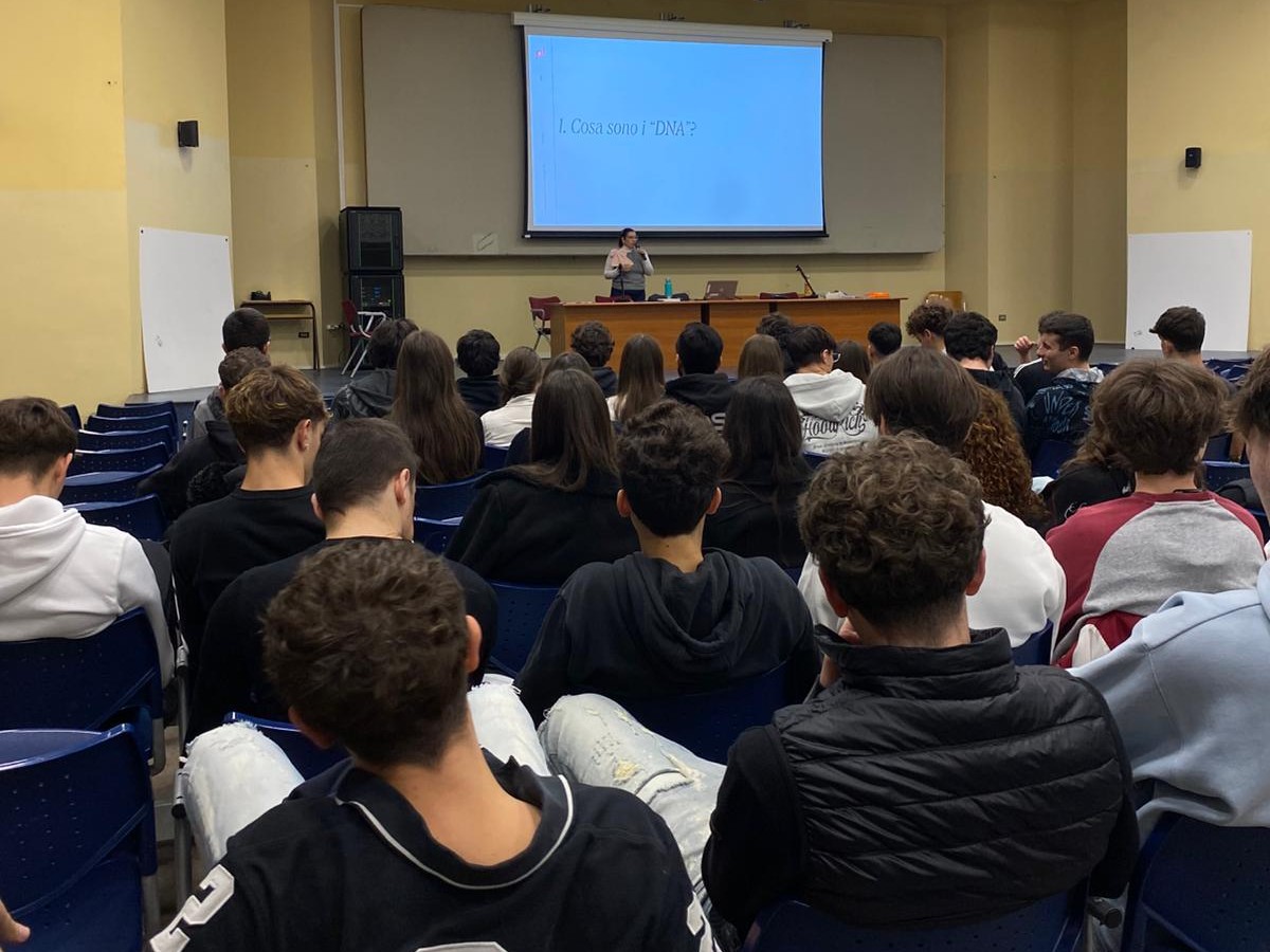 Attività di prevenzione nelle scuole secondarie in Italia — Peso Positivo - Associazione Famiglia Peppino Fumagalli ETS